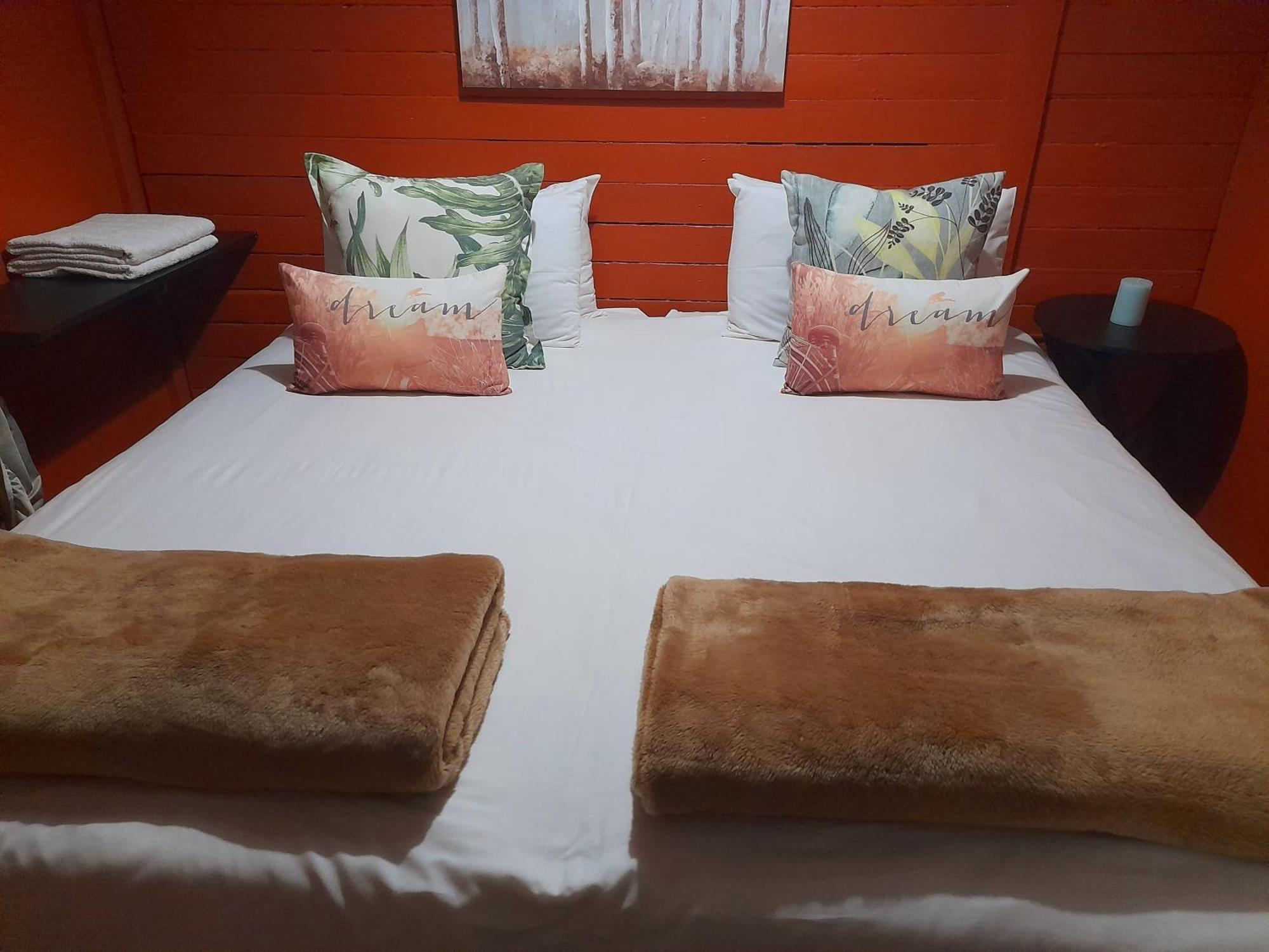 Entendeni Lodge Selfcatering Inanda Room photo